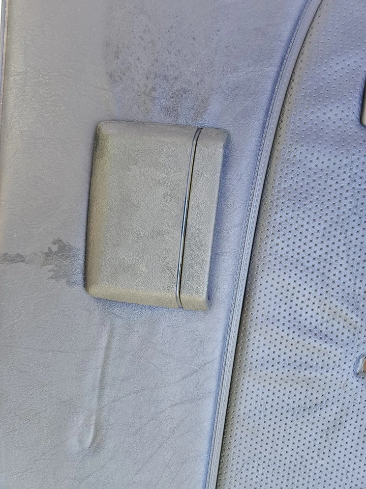 Mercedes-Benz 300D 1985 panel de puerta trasera cubierta lado del pasajero derecho OEM Foto 3 de 4