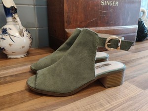 primark block heel sandals