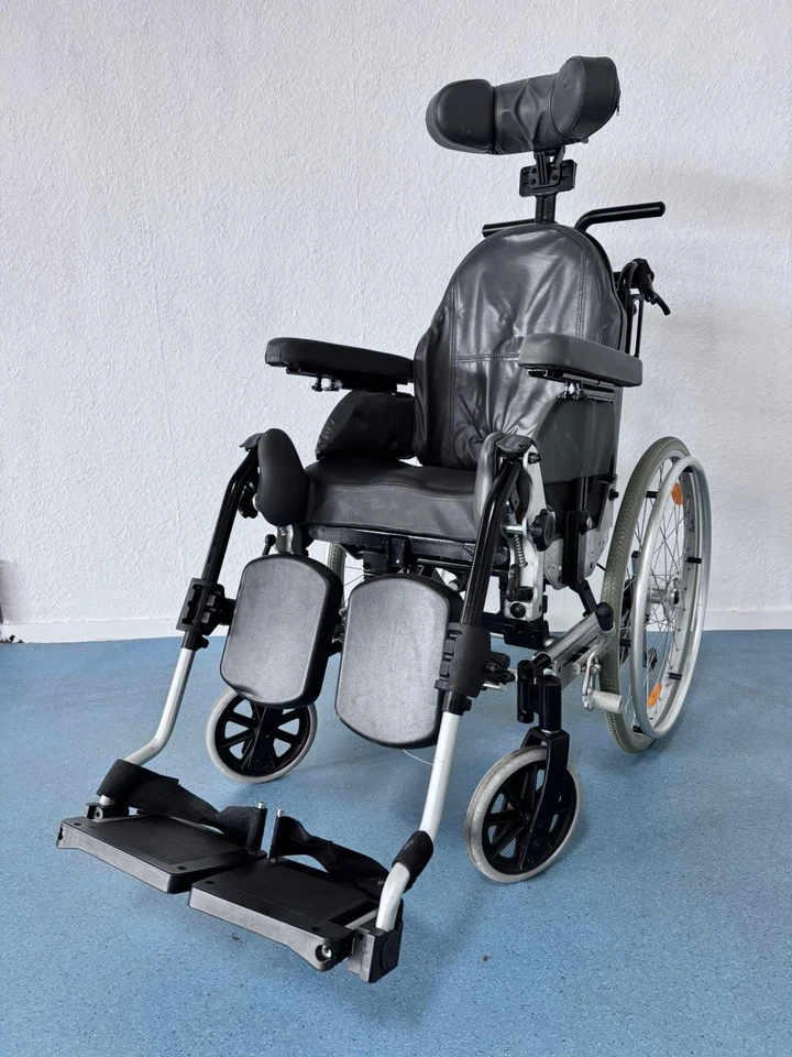 Sunrise Medical Relax Multifunction Wheelchair Nursing Wheelchair Care Wheelchair - Image 2 of 4