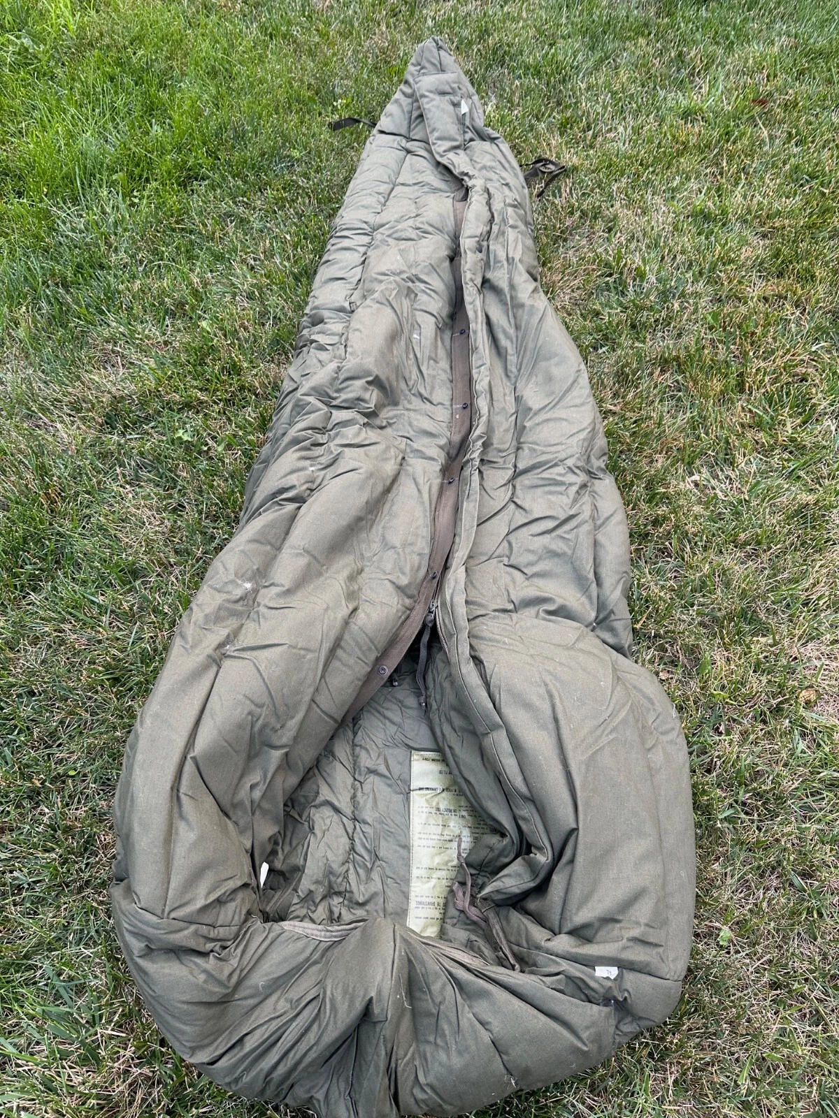 Sleeping Bag Poly/Down 8465-01-033-8057 NEW NO BAG Army Sleeping bag