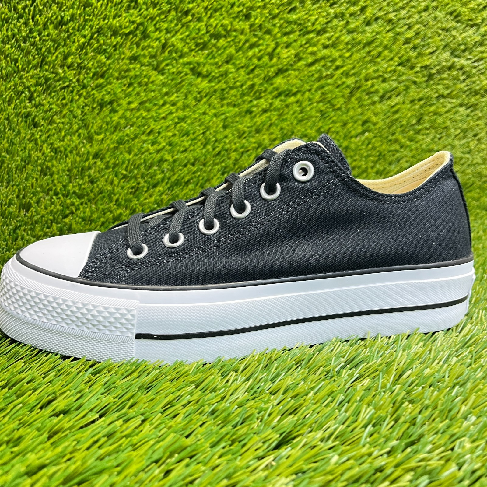 Converse Chuck Taylor All Star Lift Womens Size 8.5 Athletic Shoes Sneakers thumbnail 3