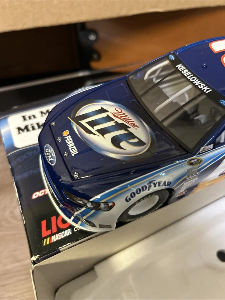 Brad Keselowski Miller Lite SKF 2013 Nascar Promo Memory of Mike McGrath 1:24 LE Foto 4 de 4