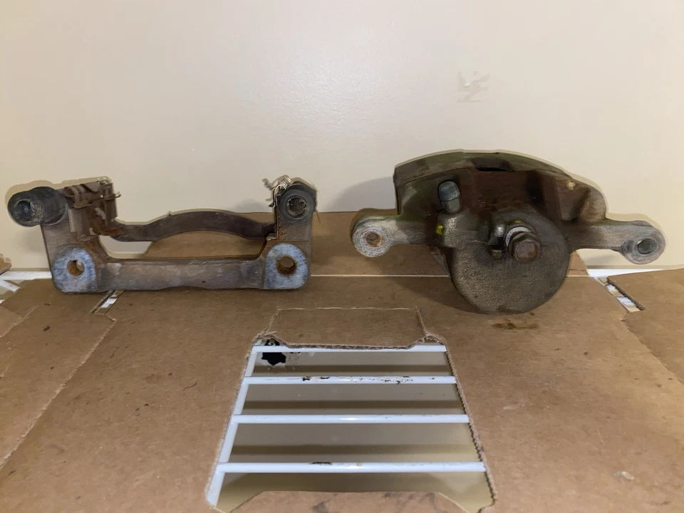 94-01 Acura Integra GSR B18C1 右前制动卡钳 原始设备制造商 17CL14VN R 日清 — 第 4/4 张图片