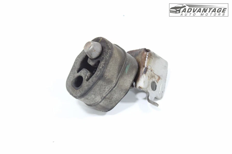 2015-2023 DODGE CHALLENGER REAR EXHAUST PIPE HANGER INSULATOR W/ BRACKET OEM - Image 3 of 4