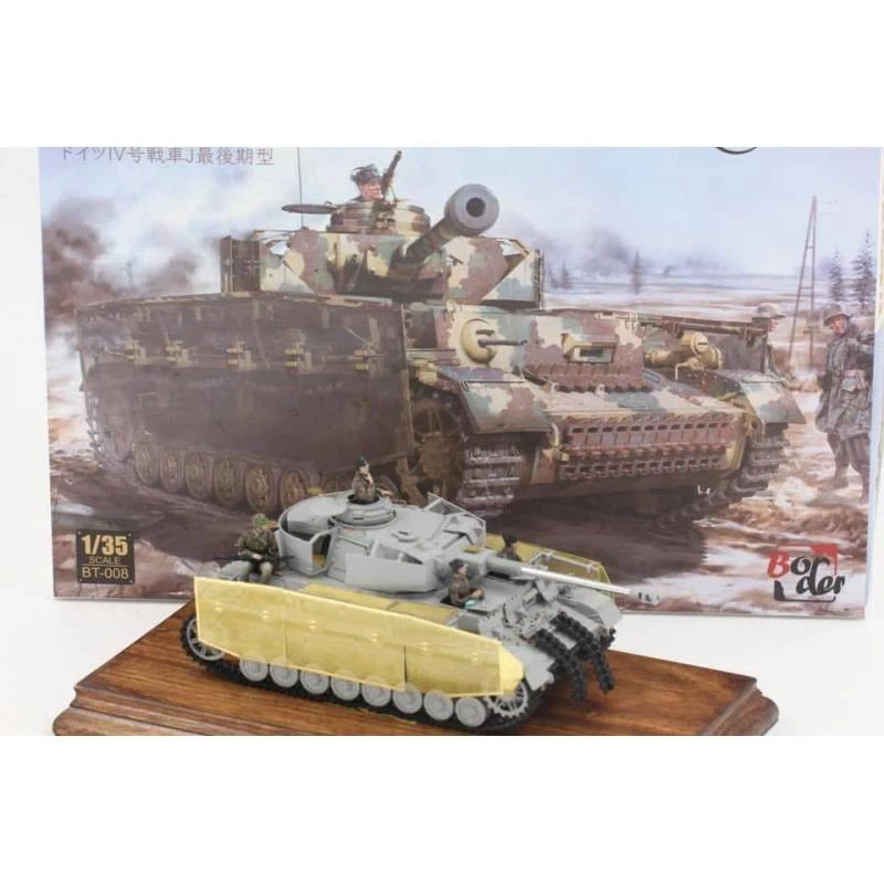 Modello Carro Armato Pz.Kpfw.IV Ausf.J Late Border Model Bt-008 1/35 - Immagine 2 di 4
