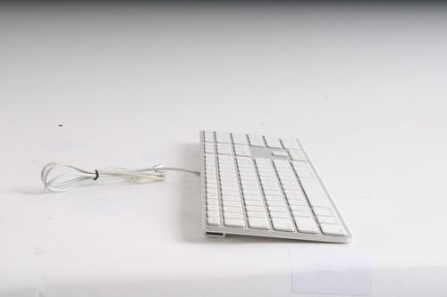 Apple A1243 Ultra Thin Wired Keyboard Aluminum with Numeric Keypad - Fair - Bild 3 von 4