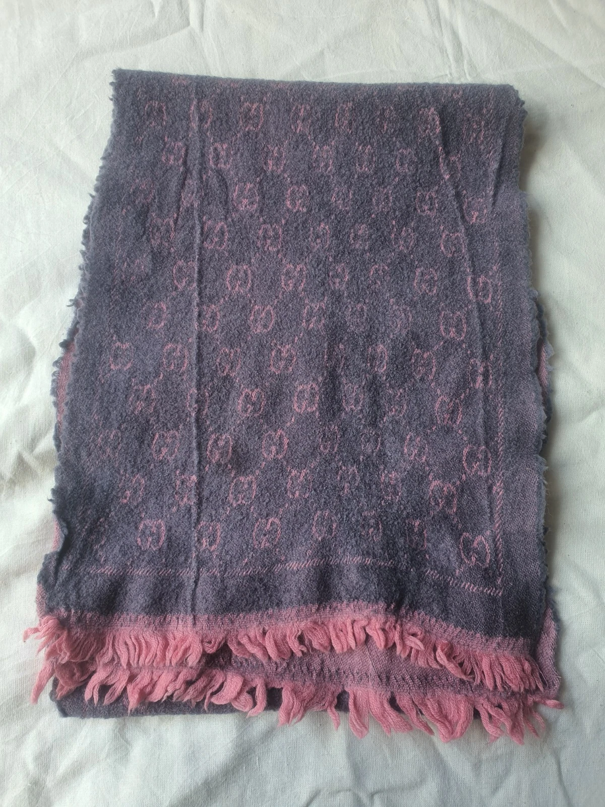 Gucci GG Auth Silencieux Étole Enveloppe 100% Laine