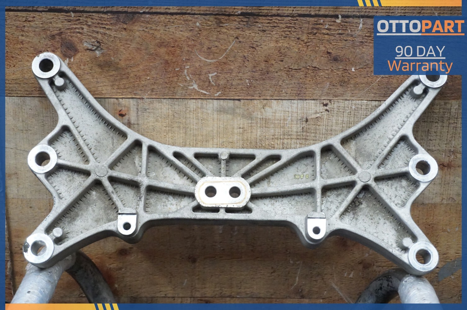 2014-2017 MASERATI GHIBLI S Transmission Crossmember Bracket Support 670003953