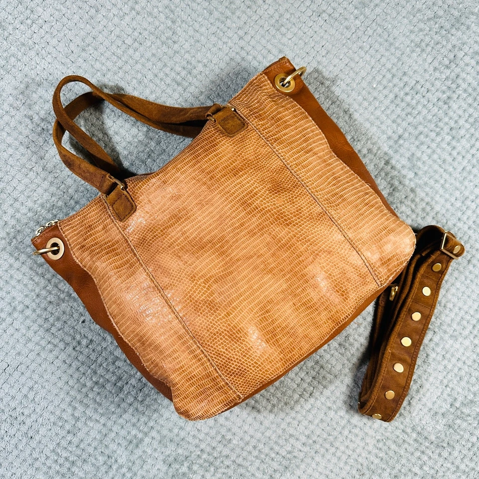 Hermoso Bolso Hobo Hammitt Grande Cálido Cuero Marrón Tachonado Bandolera Rojo Interi Foto 2 de 4