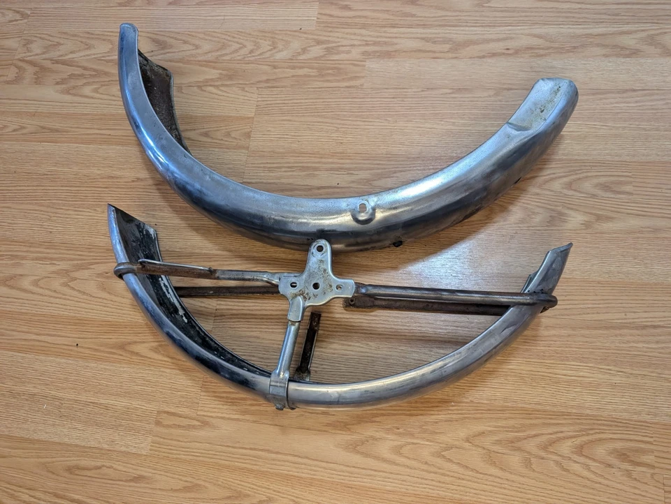 Bridgestone 350 GTR 1967 guardabarros delantero trasero OEM Foto 4 de 4