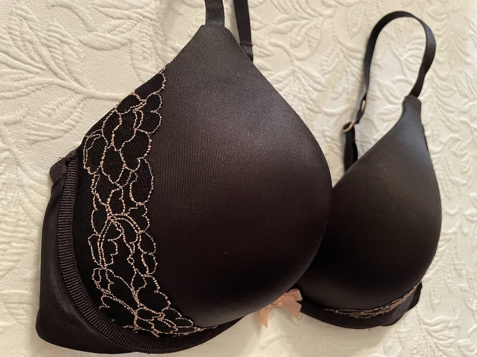 Sujetador Cosmopolitan 34C negro push up con acento de encaje dorado # 19399-5 para mujer usado en excelente estado Foto 2 de 4