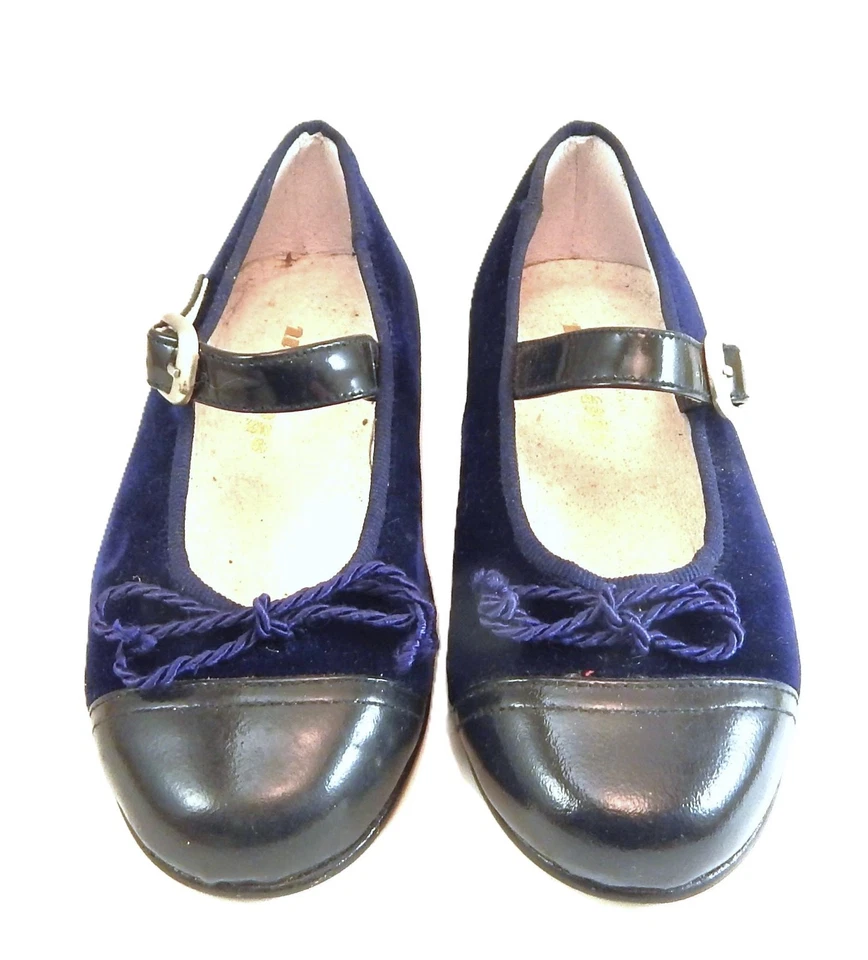 DE OSU - Испания - девочек темно-бархат патент бант платье туфли - европейский - размер 8 - Изображение 3 из 4