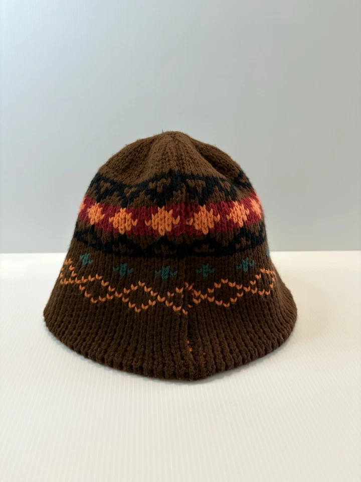 Sombrero cubo tejido Zara patrón geométrico marrón con naranja talla mediana usado en excelente estado Foto 4 de 4