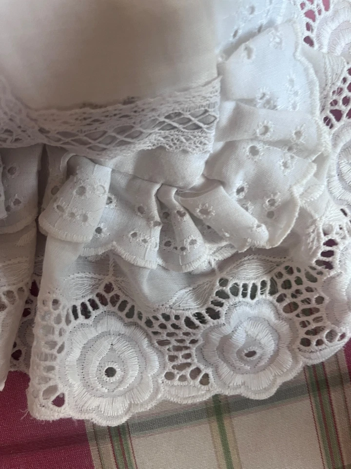 Vintage Embroidered Applique White w/ Bow Lace Pillow Sham 4" Ruffle Trim - Image 4 of 4