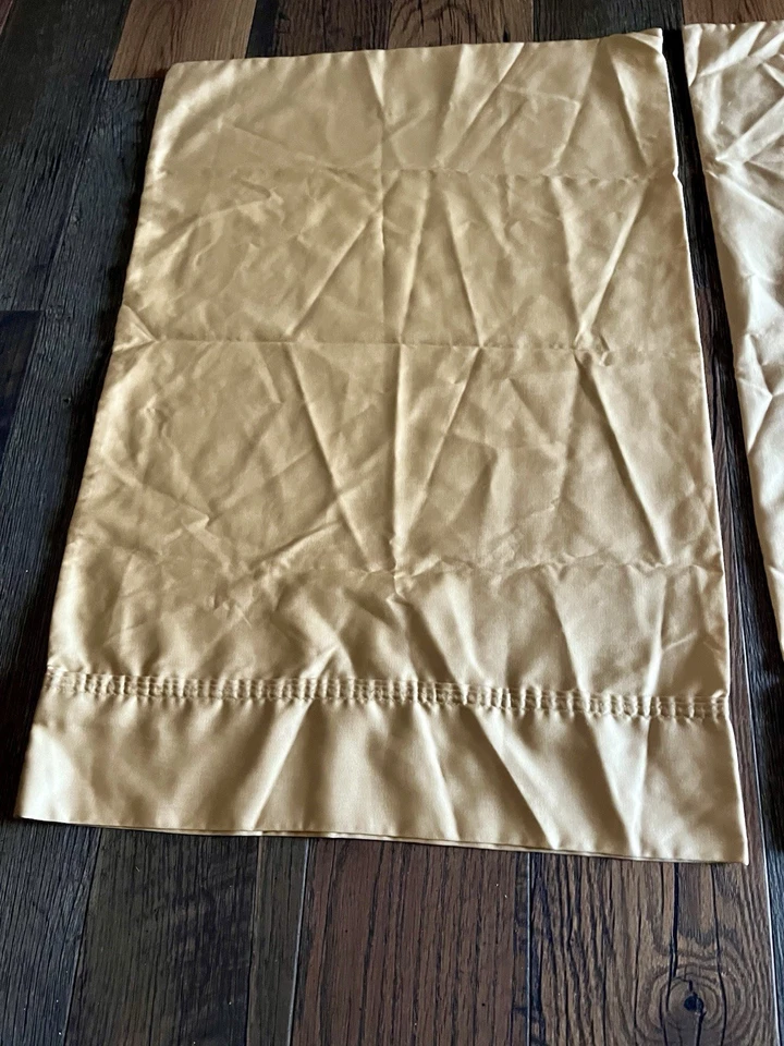 Two J.C. Penny Home Collection Chris Madden Queen Pillow Cases Gold RN#93677 - Image 3 of 4