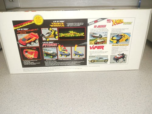 Coche de juguete de radiocontrol controlado por radiocontrol TYCO Marvel Comics X Men Wolverine de colección nuevo - Imagen 4 de 8