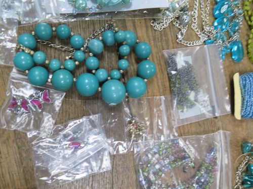LOT SALE - Costume Jewelry Lot Earrings Necklaces BEADS - VINTAGE 1 - Picture 8 of 12