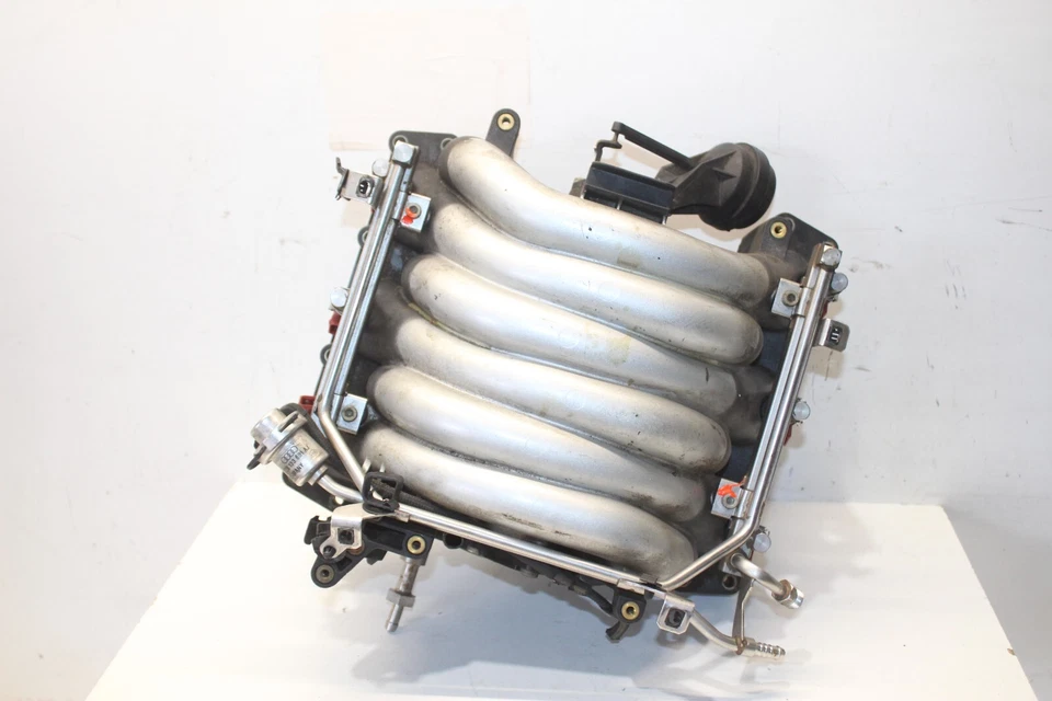 AUDI A4 A6 1998-2001 2,8 L colector de admisión y conjunto de riel de combustible OEM Foto 2 de 4