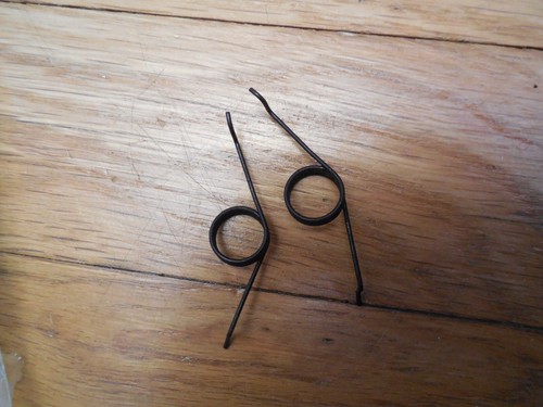 NOS 1987-1989 Ford Mustang Console Ashtray Door Springs E9ZZ-6130728-A