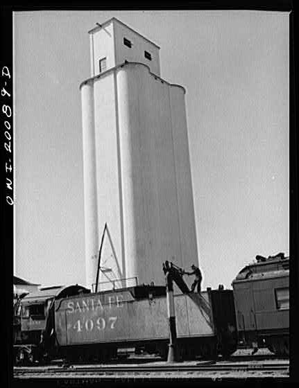 Kansas. Atchison, Untitled photo, : Kiowa, Topeka and Santa Fe Railroad engine