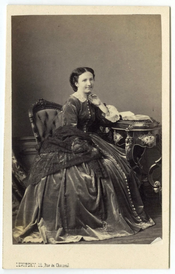 CDV 1860-70 Levitsky. Femme élégante. Mode. - Photo 1/1
