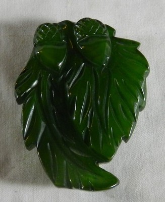 Vintage Catalin single Shoe Clip - Green - 2 3*/16'' long - Bakelite