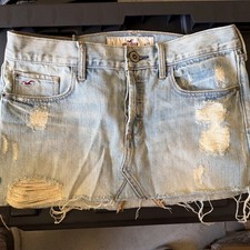 Hollister VTG Y2K Size 1 Micro Mini Skirt Low Rise Lite Wash Denim FrayedRaw Hem