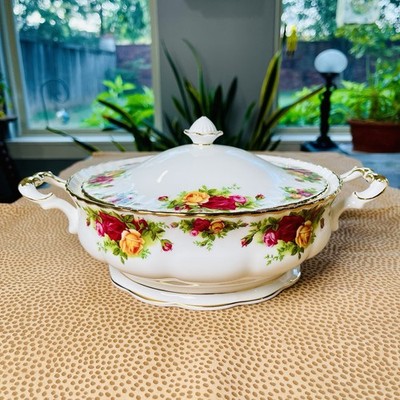 Royal Albert Old Country Roses Covered Vegetable Bowl Lidded Tureen Handles Gold