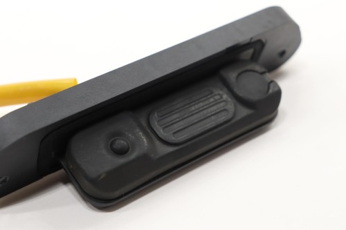2022 - 2024 MITSUBISHI OUTLANDER REAR LIFTGATE RELEASE HANDLE OPEN SWITCH OEM - Imagen 6 de 11