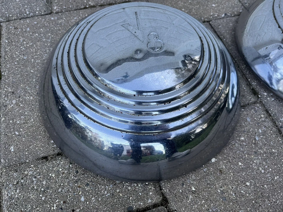 Tapacubos Ford Deluxe 1939 - 2 - cromados Foto 2 de 4