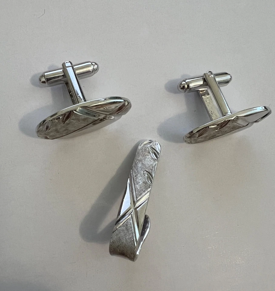 'Shields' 袖扣和领带夹条套装银色复古 — 第 2/4 张图片