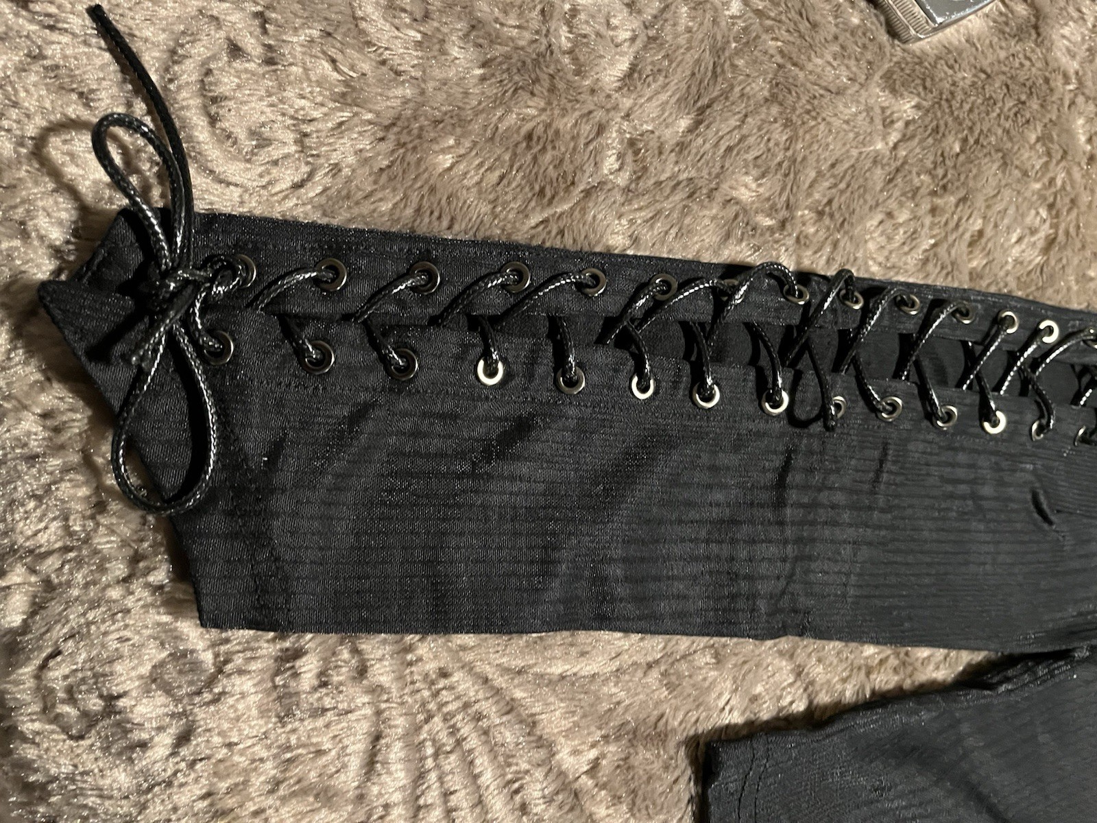 punk rave Brand, Ribbed Pattern, Silky Feel, Laced Sleeve Top. Cropped Style