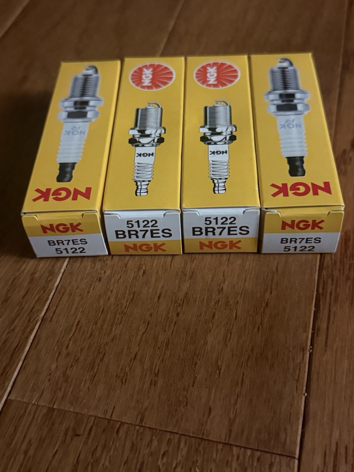 4 New NGK Spark Plugs BR7ES 5122