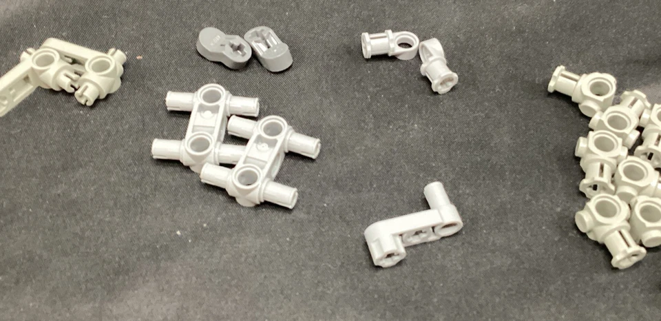 vtg Lego techni connectors 3651, 4273, 4273b, 48989, 26047,902907, 41677 Qty 29 - Image 3 of 4