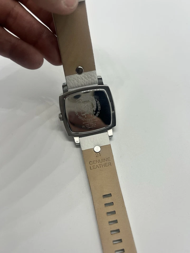 Men’s DIESEL Wrist Watch  —  Reloj De Hombre Marca DIESEL - Image 3 of 4