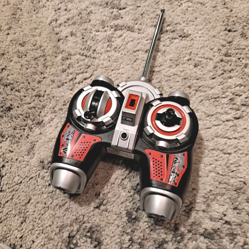 XPV Shadow Hawk Red 27 MHz Jakks Pacific 2006 RC Stealth Airplane Controller - Image 2 of 4