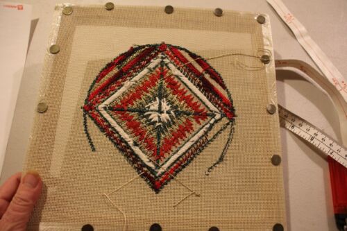 Needlepoint Canvas 18 ct. started decorative geometric metallic design 10 x 10 - Picture 3 of 4
