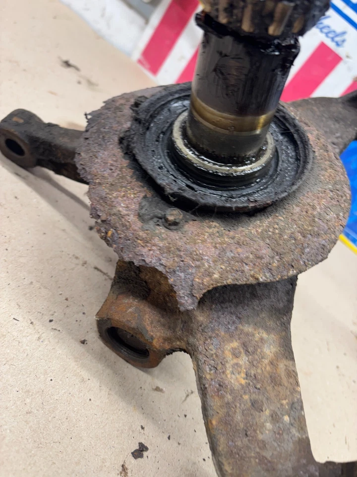 Ford F-350 1980-1986 tracción trasera/2x2 par izquierdo derecho husillo de nudillo delantero King Pin Foto 3 de 4