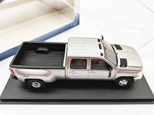 GLM 1/43 For Chevrolet Silverado 3500HD 4x4 pick-up truck Model Toys - Picture 3 of 6