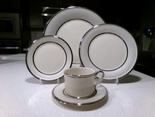 LENOX IVORY FROST COMPLETE PLACE SETTING NEW
