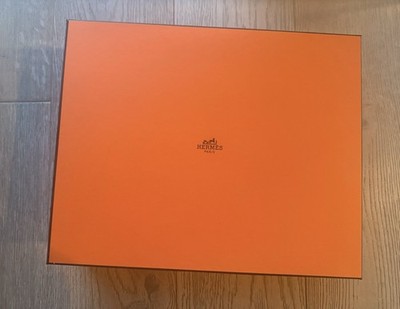 HERMÈS Orange box 13.6 X 11.3 X 4.5 In
