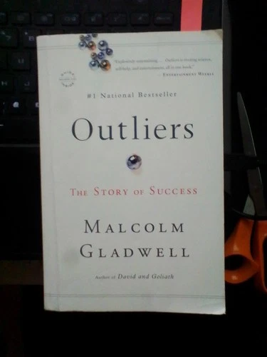 Malcolm Gladwell Outliers Story of Success Paperback 2011 Psychology Book