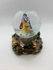 Disney Musical Snow Globe 6" Snow White w The Seven Dwarfs Wind Heigh Ho Video