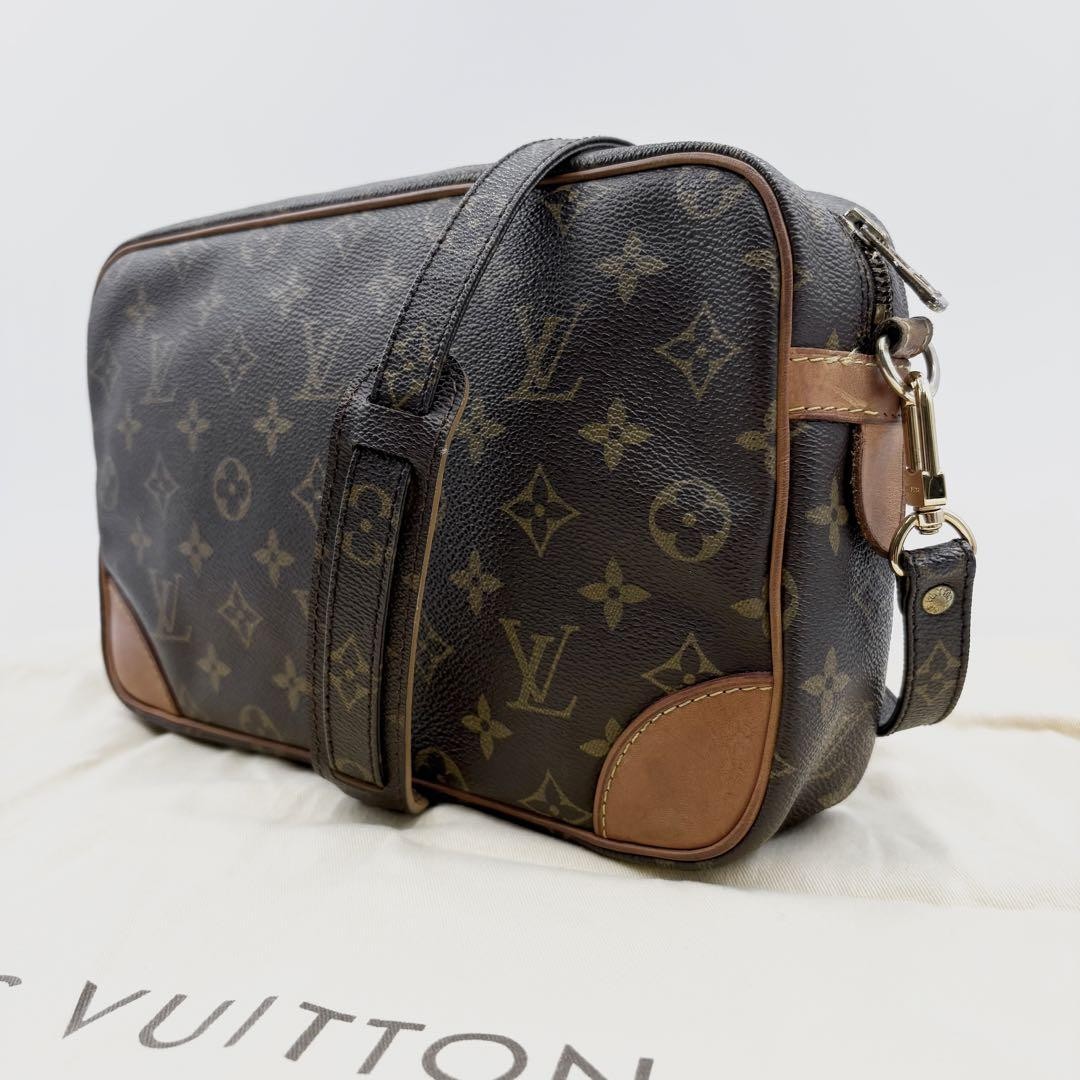 LOUIS VUITTON Monogram Troca Dero Shoulder Bag Crossbody