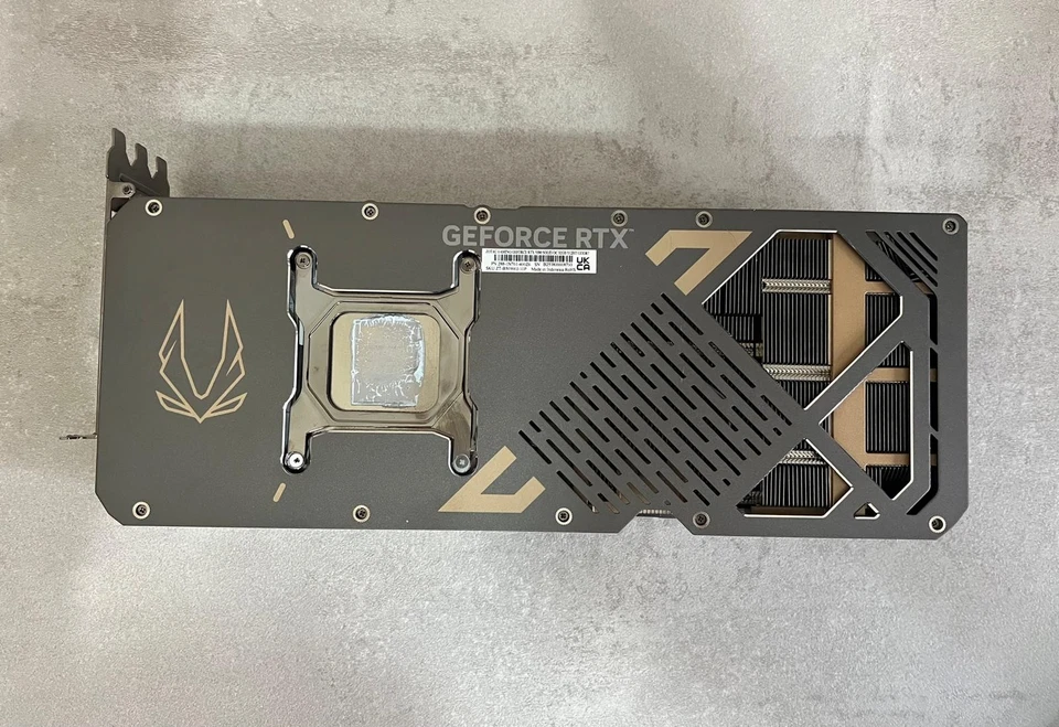 *COOLER ONLY* ZOTAC GAMING GeForce RTX 5090 SOLID OC cooler - Image 3 of 4