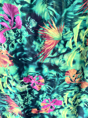 Escada Seidenchiffon exotischen Blumen Grün-Pink-Orange 560 cm lang 140cm breit