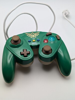 Nintendo Wii U Wired Fight Pad LINK Controller Green/Gold Legend