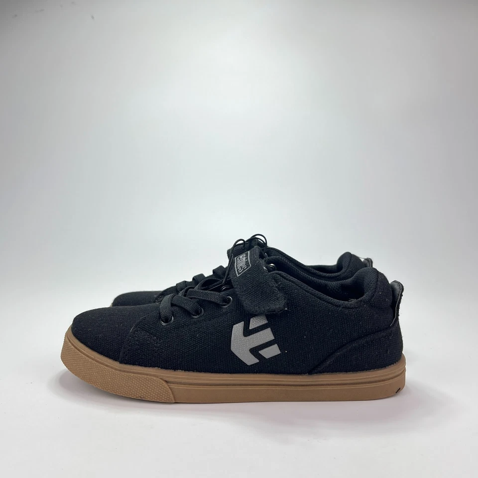 Etnies Zapatos de Patinaje Atléticos Informales de Gamuza de Parte Superior Baja Negros Gancho y Lazo Juveniles Talla 3 Foto 2 de 4