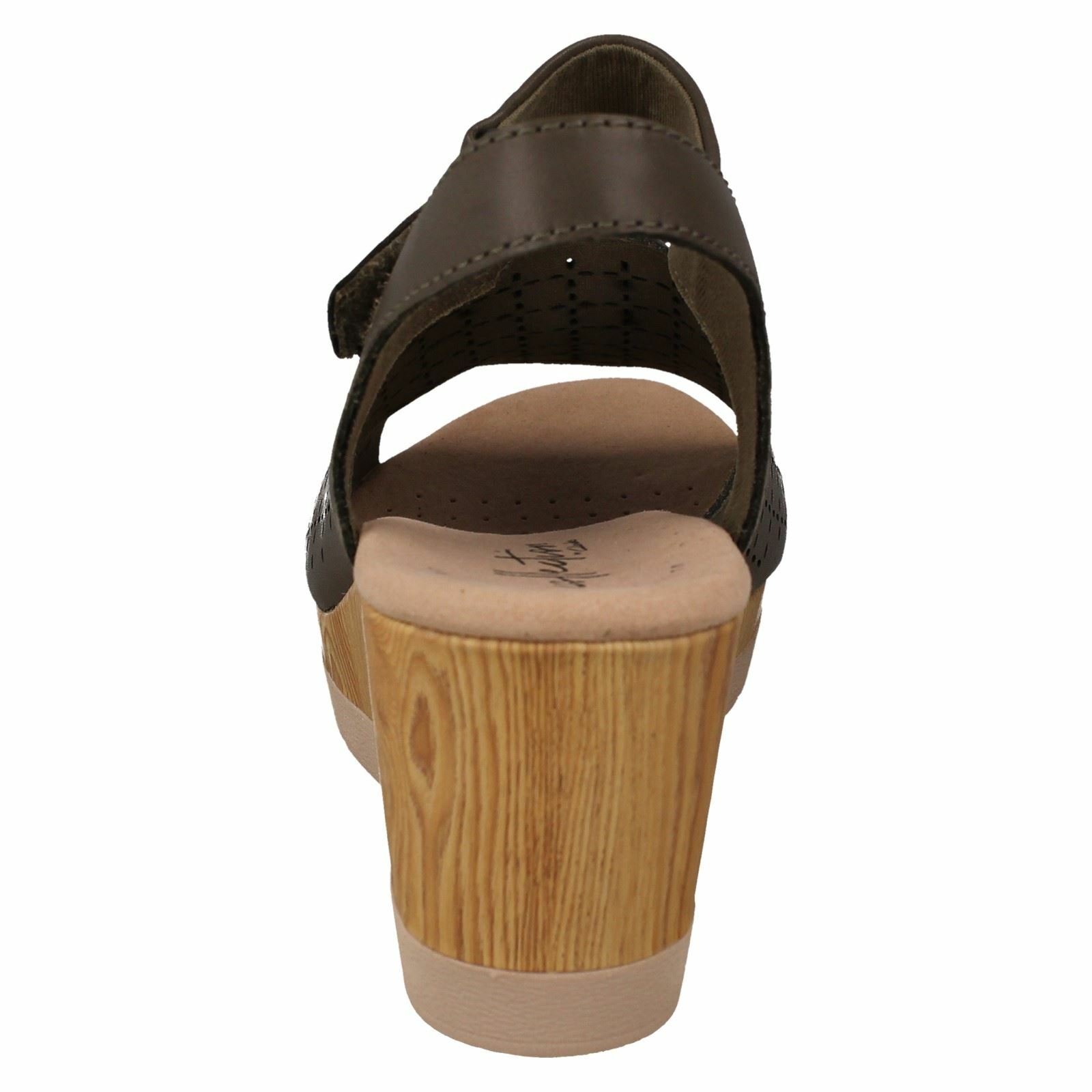 sandales compensées clarks