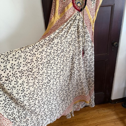 DASSIOS Luxus leichter Baumwollkaftan mit goldenen Pailletten bestickter Borte Medium - Bild 7 von 11